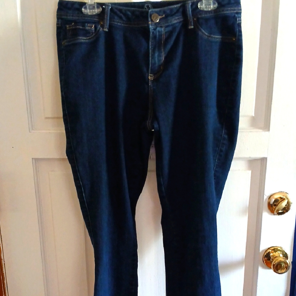 W62 Size 12 Women's Blue Jeans